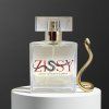 Parfém Zissy na podstavci s elegantním zlatým doplňkem